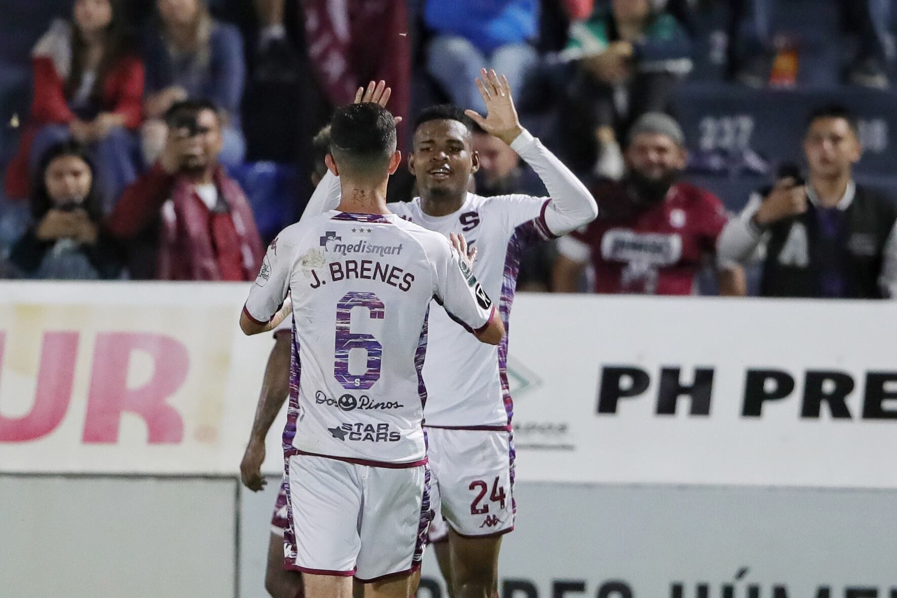21/10/2023/ Juego entre el Club Sport Cartaginés vs Deportivo Saprissa por la jornada 16 tel torneo apertura de la Liga Promerica en el estadio Fello Meza de Cartago / Foto John Durán