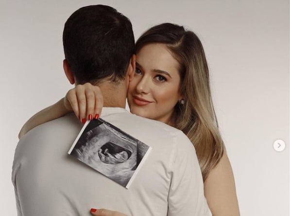 María Jesús Prada Picado, periodista de Teletica, reveló su dicha al convertirse en futura madre de un niño al lado de su esposo. Foto: Instagram.