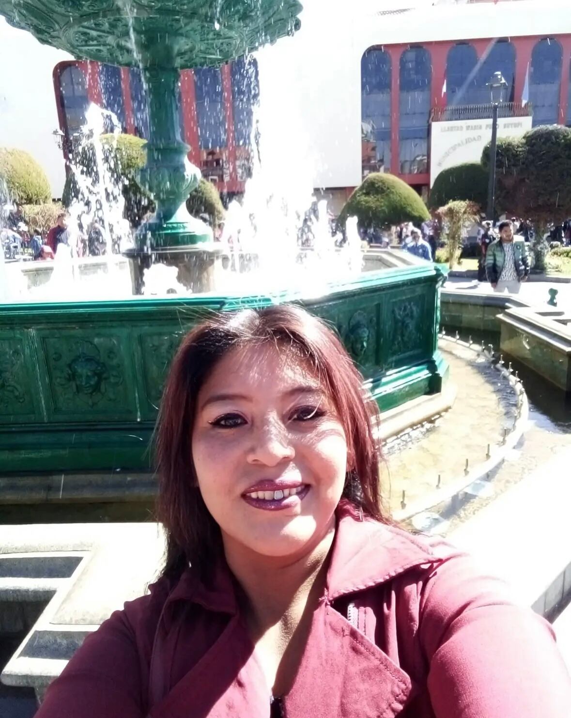 Elsa Cori cantante peruana