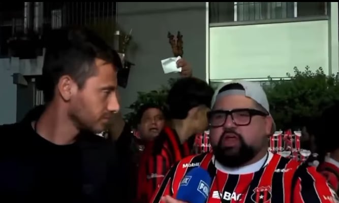 Gustavo Gamboa, humorista, y Ávila panelista de Fanáticos