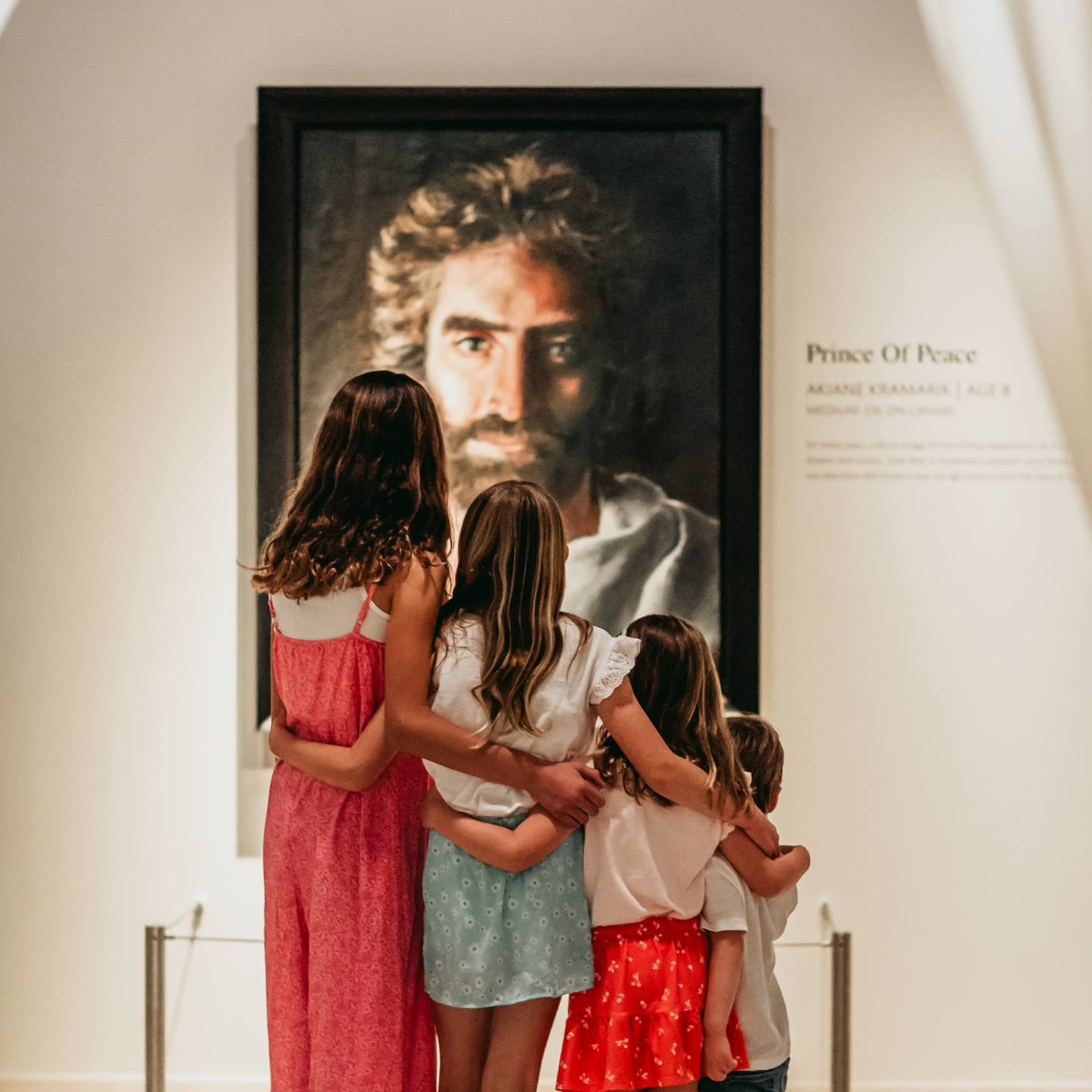 Akiane Kramarik asegura desde que tiene 8 años que pintó el rostro de Jesús porque Dios mismo la inspiró.