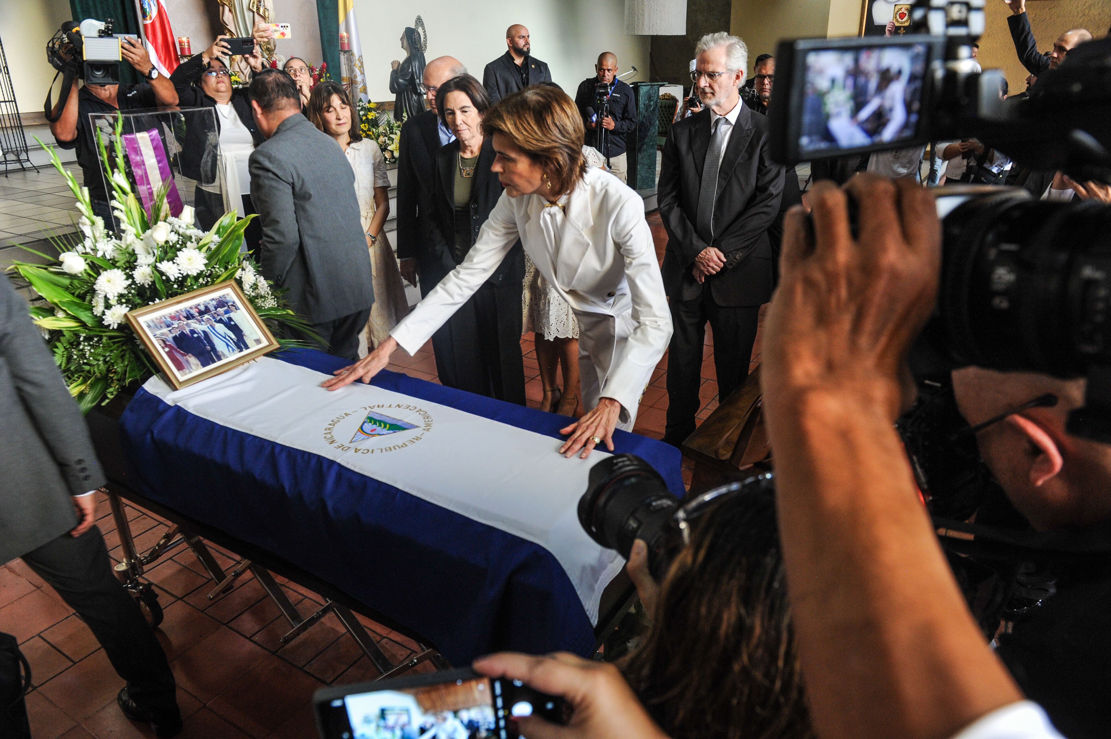 Misa de Sra Violeta Barrios de Chamorro.