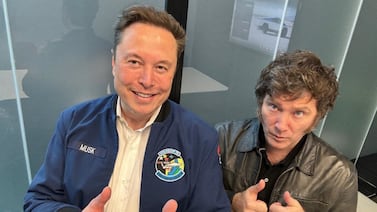 Javier Milei pasó de la felicidad de reunirse con Elon Musk a anunciar triste noticia en red social X