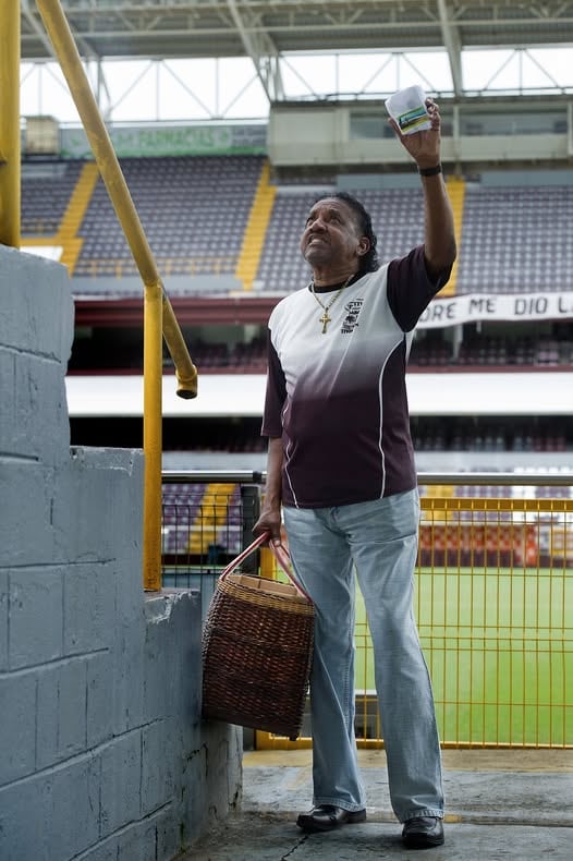 Orlando Thompson llevó su patí a estadios y bares por casi medio siglo.