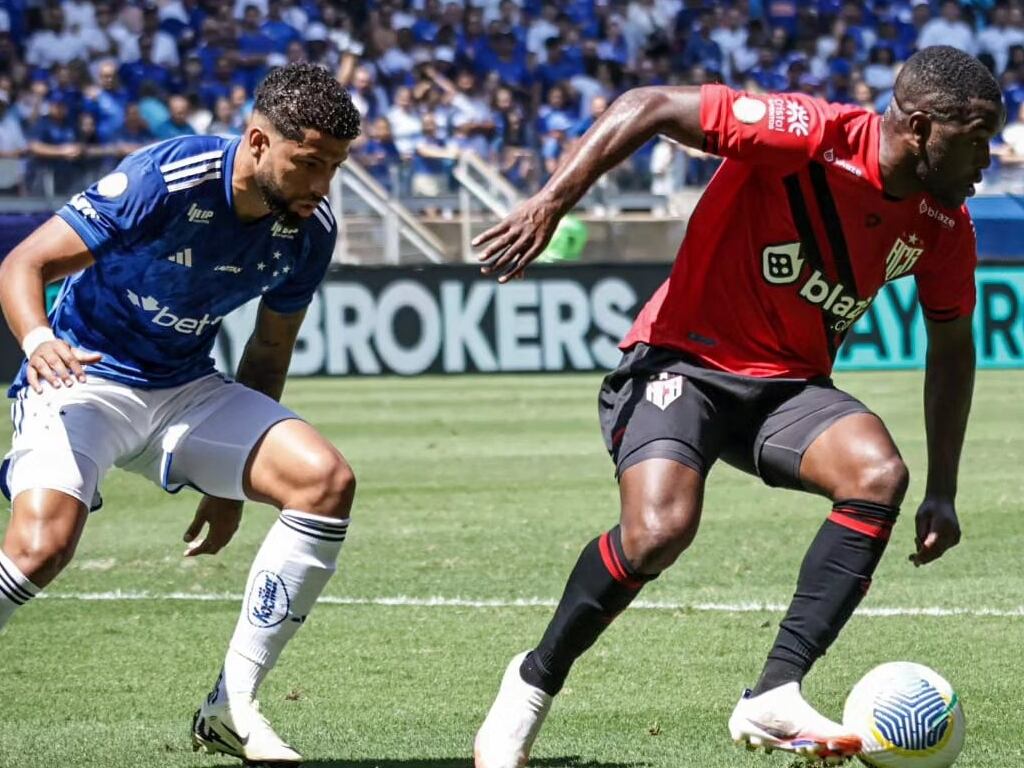 Joel Campbell consiguió anotarle a Cruzeiro, un histórico del fútbol de Brasil. Fotografía: Atlético Goianiense