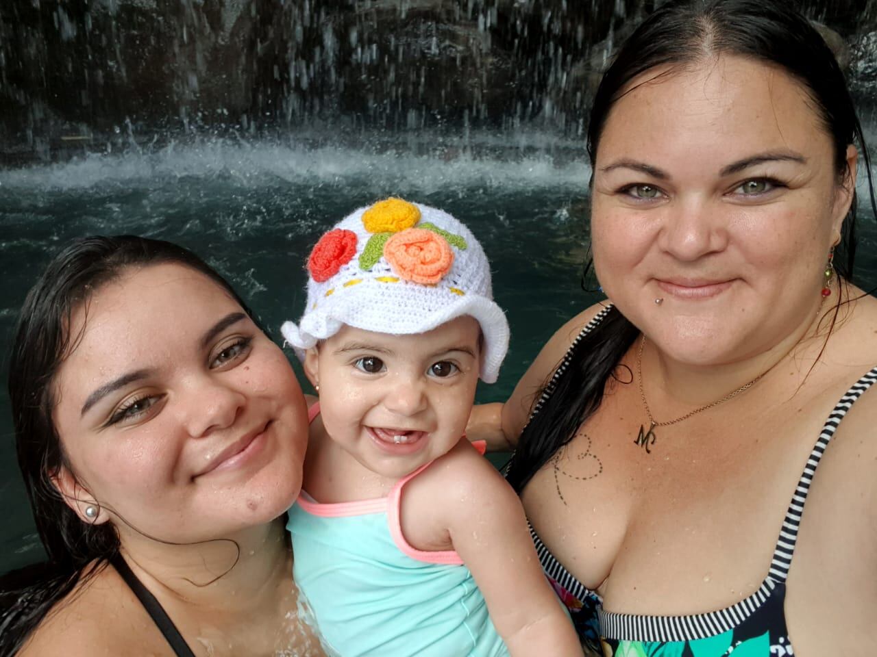Mujer sobrevive a atropello de camión en Ciudad Quesada. Foto cortesía Maureen Montalbán.