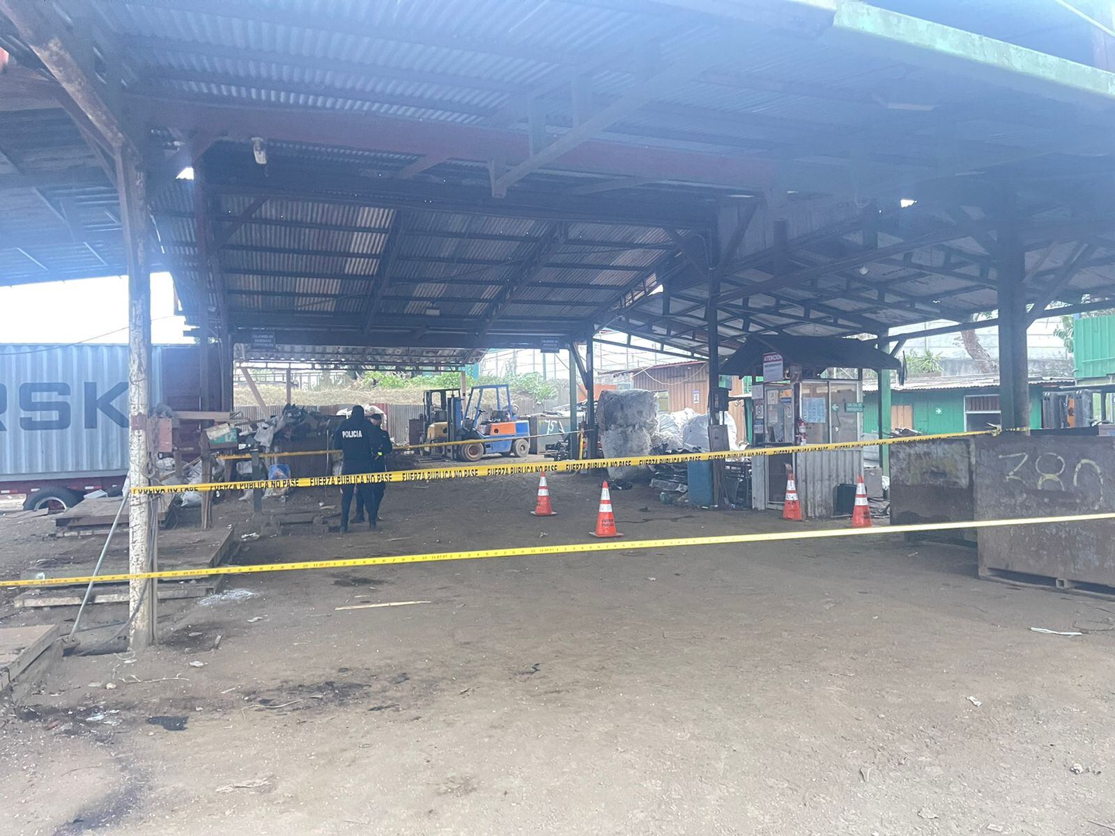 Investigan a policía como sospechoso de matar a empleado de recicladora. Foto Edgar Chinchilla.