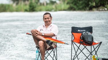 “Milagrito”, el valiente señor que escapó de la muerte y enfrenta inundaciones con una sonrisa