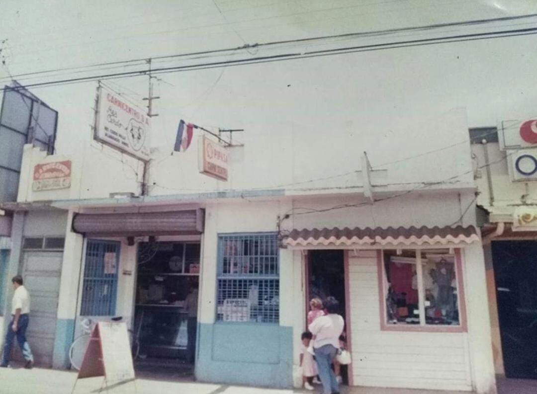 Rolando Quesada, periodista y narrador de Tigo Sports trabajó de niño durante la temporada navideña.