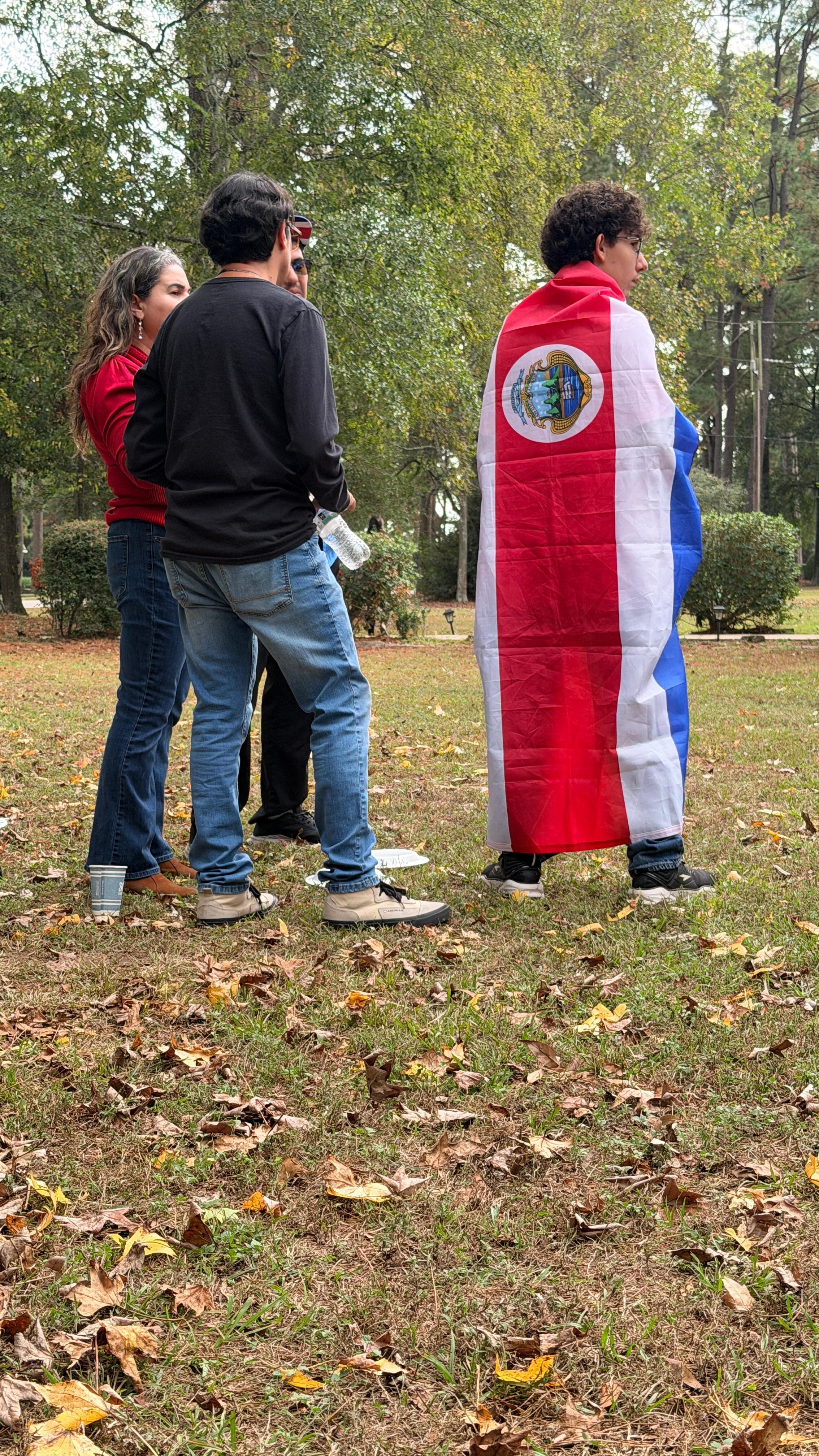 Ruth Jiménez Ramírez y otros compatriotas convertirán el parqueo de edificio donde esta el Consulado de Costa Rica en Houston, Texas (Estados Unidos) en un auténtico turno a la tica, cargado de comida criolla, música nacional, banderas tricolores y un profundo respeto por la democracia que ha distinguido al país durante décadas el próximo 1 de febrero.