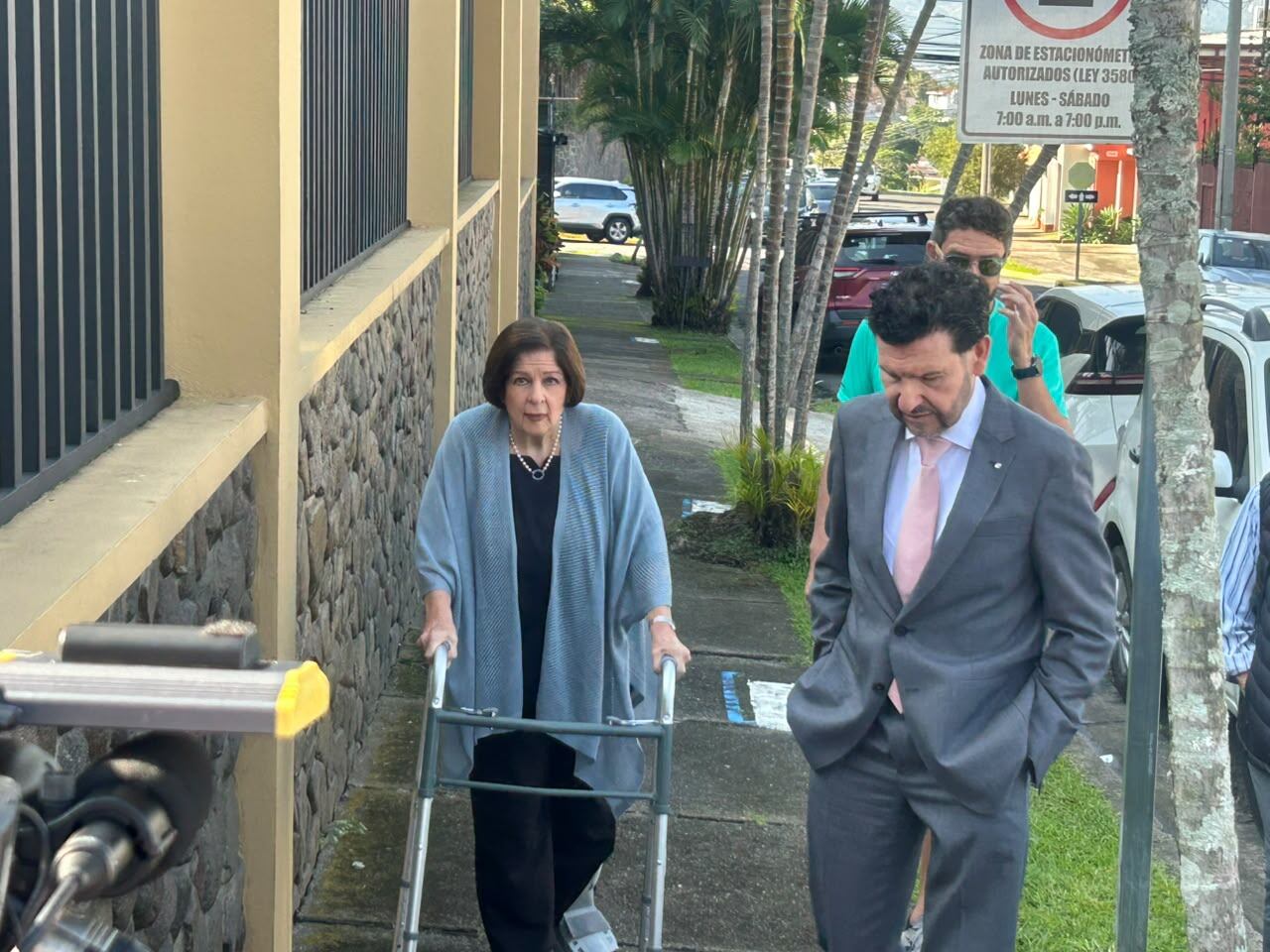 Pilar Cisneros acudió a la Fiscalía para rendir declaración indagatoria por el presunto financiamiento ilegal de la campaña del PPSD en 2022.