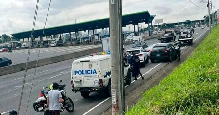 Interceptan a diputada que conducía carro con orden de embargo. Foto cortesía.