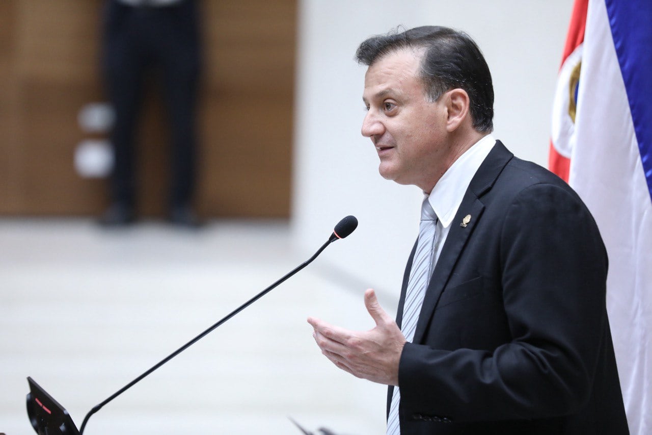 Conmemoración del Día de la Democracia y celebración del 75 aniversario de la Constitución Política.