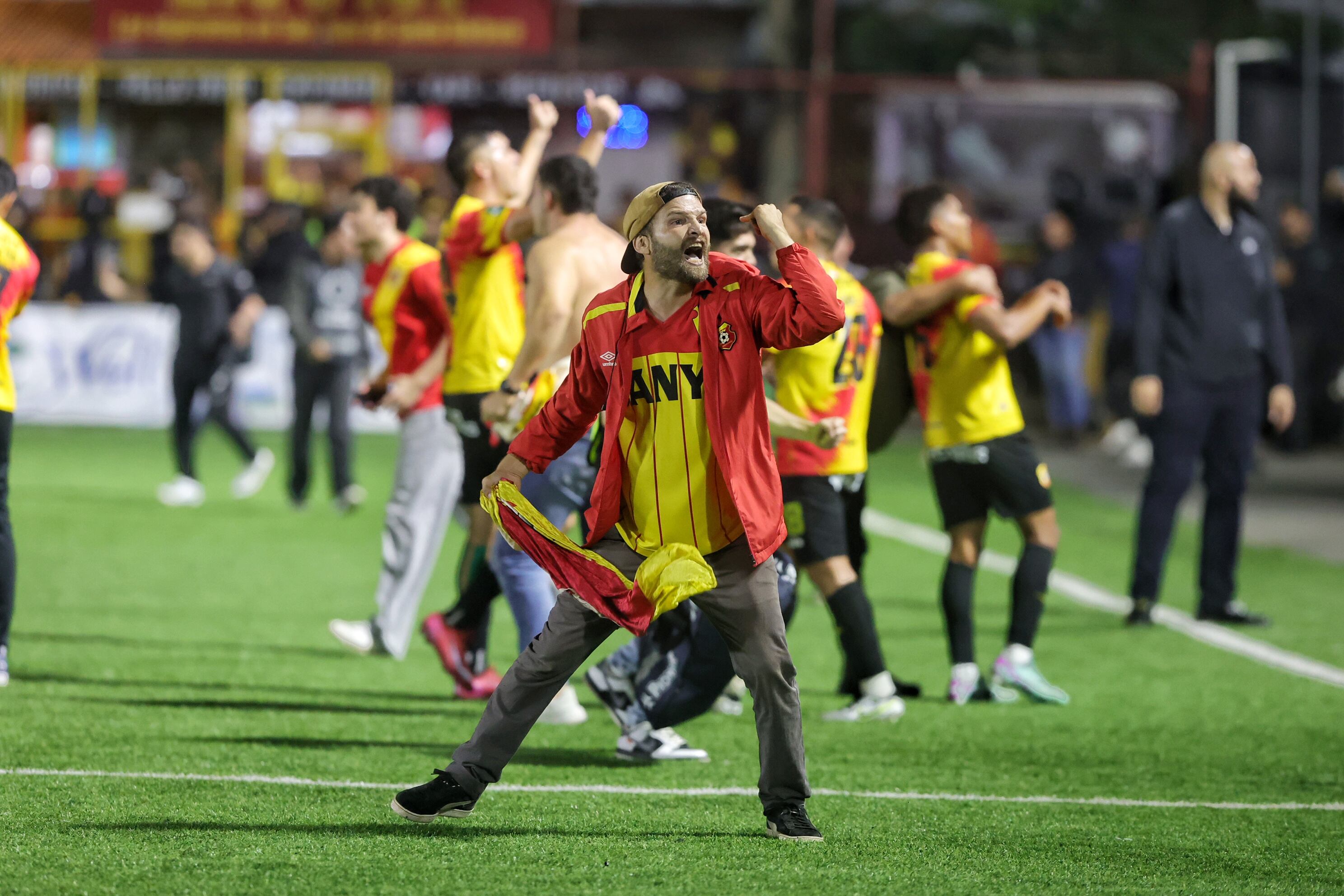 28/05/2025/ Juego entre Club Sport Herediano vs Liga Deportiva Alajuelense por  el partido de vuelta de la gran final el torneo Clausura de la Liga Promerica en el estadio Carlos Alvarado / foto John Durán