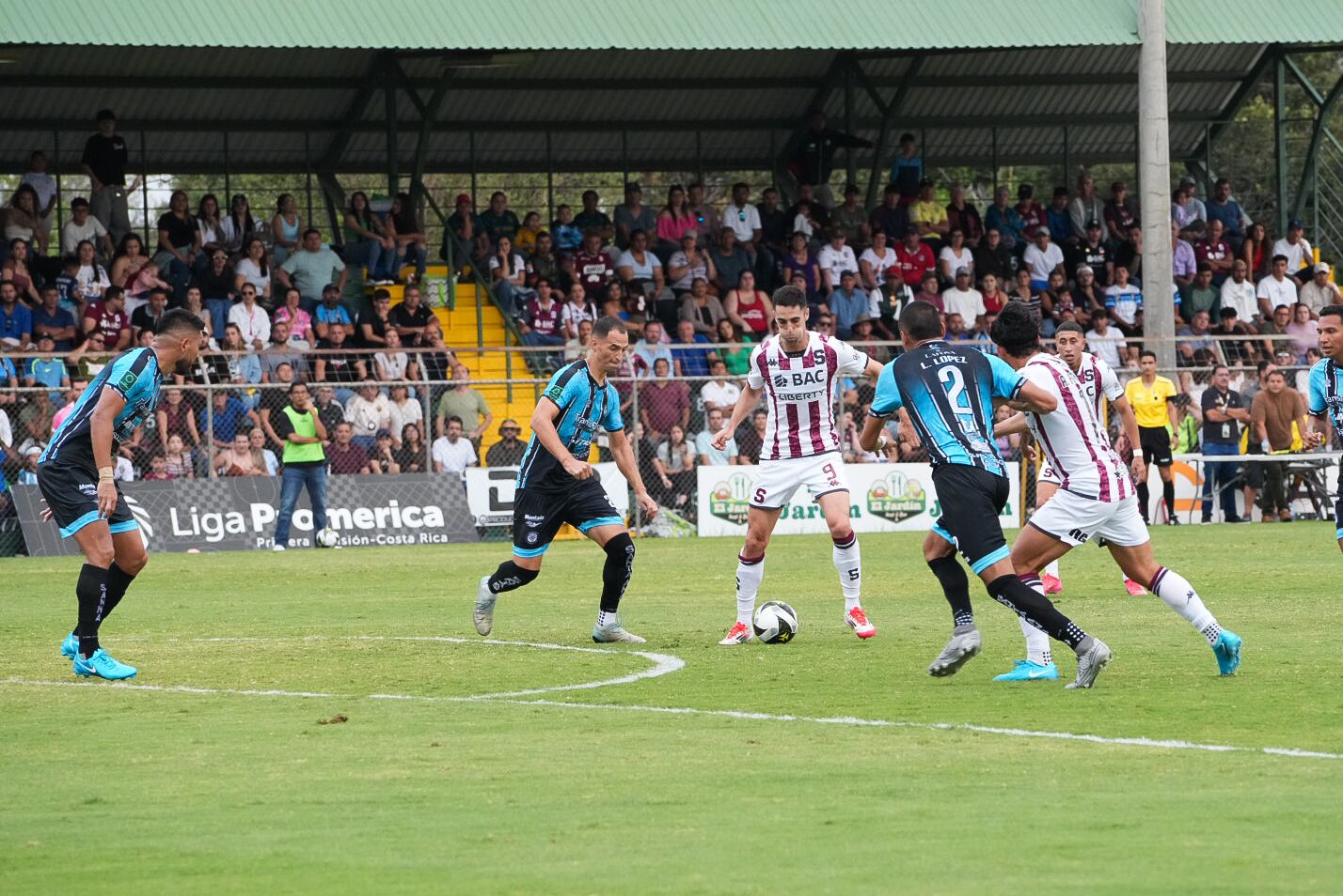 16/02/2025. Partido de Saprissa y Santa Ana en el Estadio de Piedades, Santa Ana. Fotografía:!Lilly Arce.