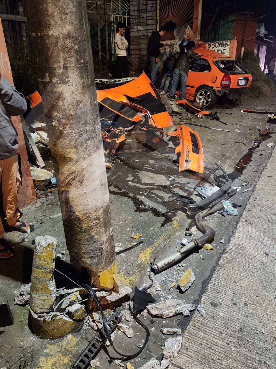 Pareja resulta herida en choque de carro contra casa en Coronado. Foto Agencia Nacional de Información.