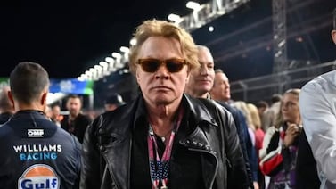 (Video) Axl Rose golpeó una batería y hasta tiró el micrófono durante concierto en Argentina