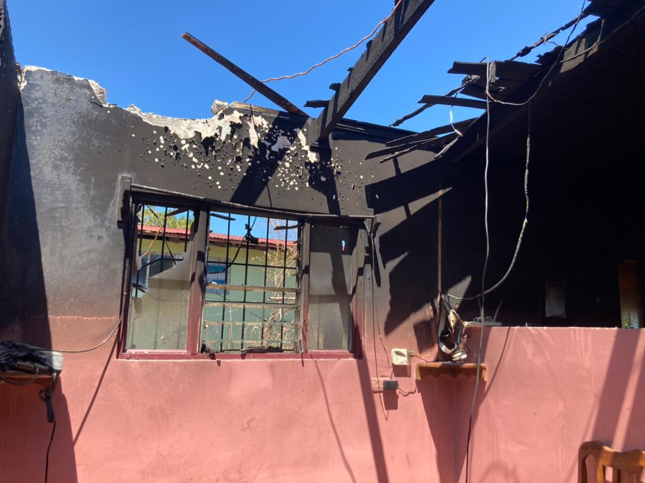 Valiente mamá se metió a casa en llamas para salvar a su hijo. Foto cortesía Karina Campos.