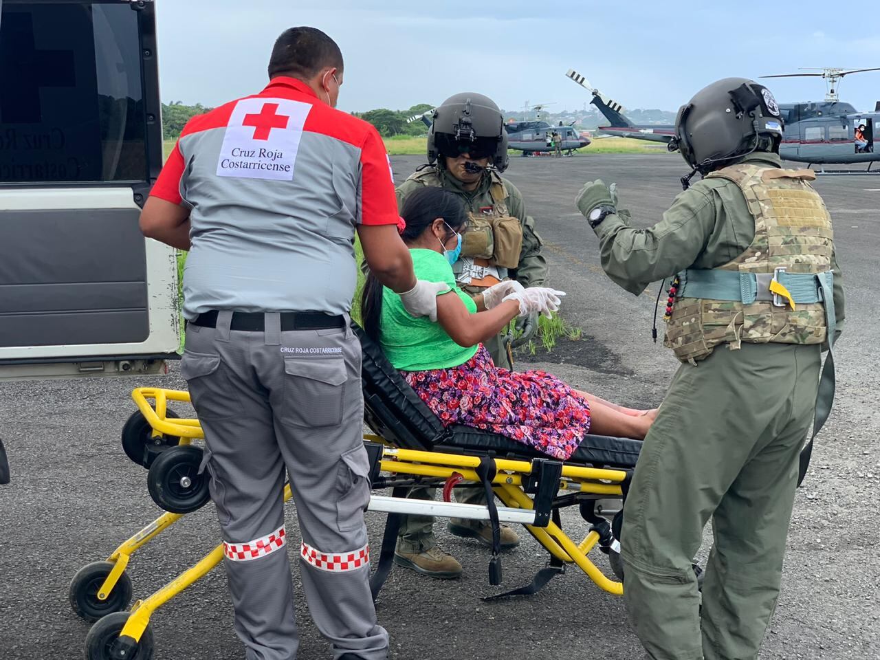 Un total de 726 personas indígenas de Alto Telire en Talamanca recibieron atención médica por parte de un equipo de respuesta de emergencias (EMT) de la Caja.