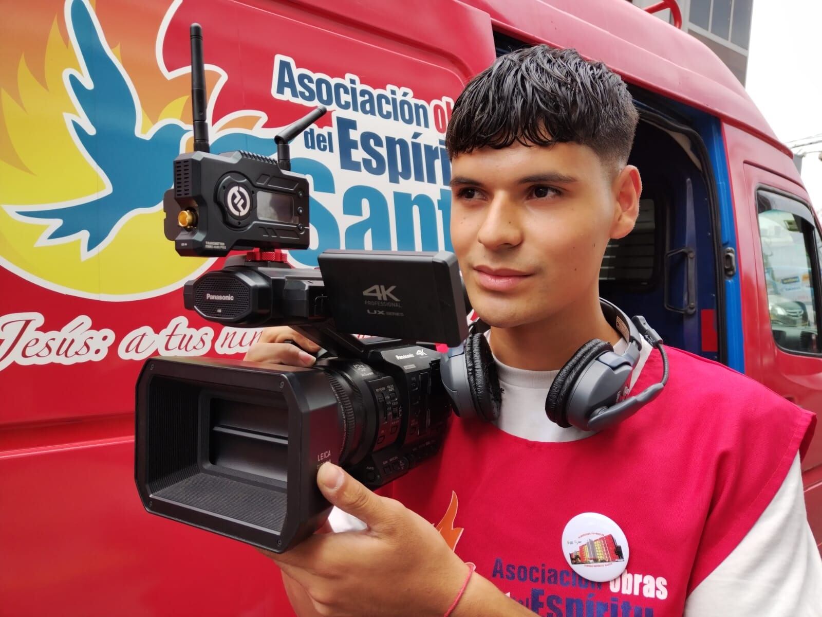 Este jueves 4 de abril el padre Sergio, presidente de la Asociación Obras del Espíritu Santo, anunció con tremenda alegría el proyecto “Torres Espíritu Santo”, también conocido como Albergues Juveniles de la Alegría. En la foto, el joven de 20 años, Rafael Córdoba Herrera, quien está en Obras del Espíritu Santo desde los 3 años.