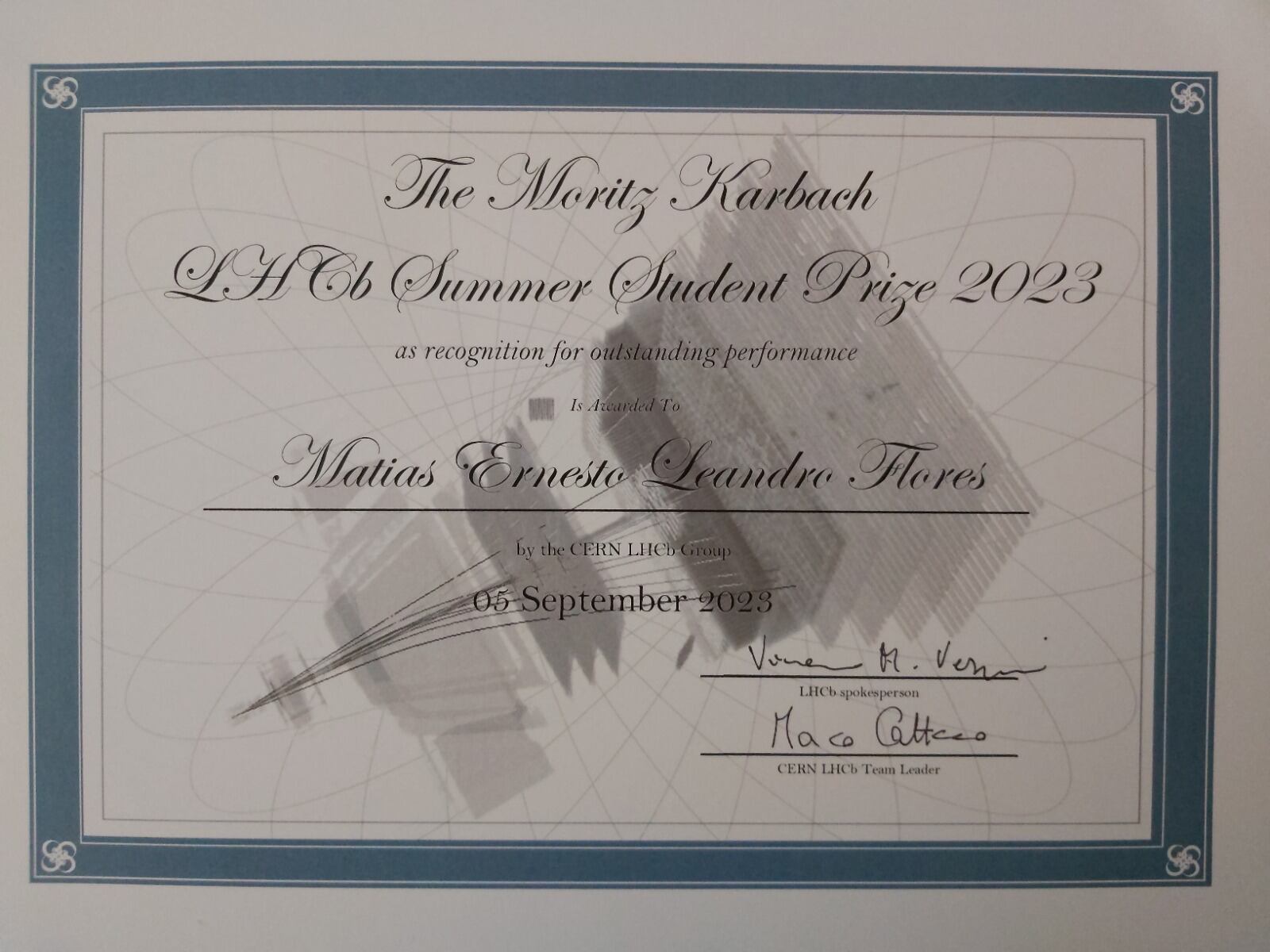 El joven tico Matías Leandro Flores, de 22 años, ganó un premio en el Programa de Verano de la Organización Europea de Investigación Nuclear (CERN) en Ginebra, Suiza.