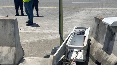 Conductor de camión se estrelló contra uno de los escáner en Moín causando un gran daño