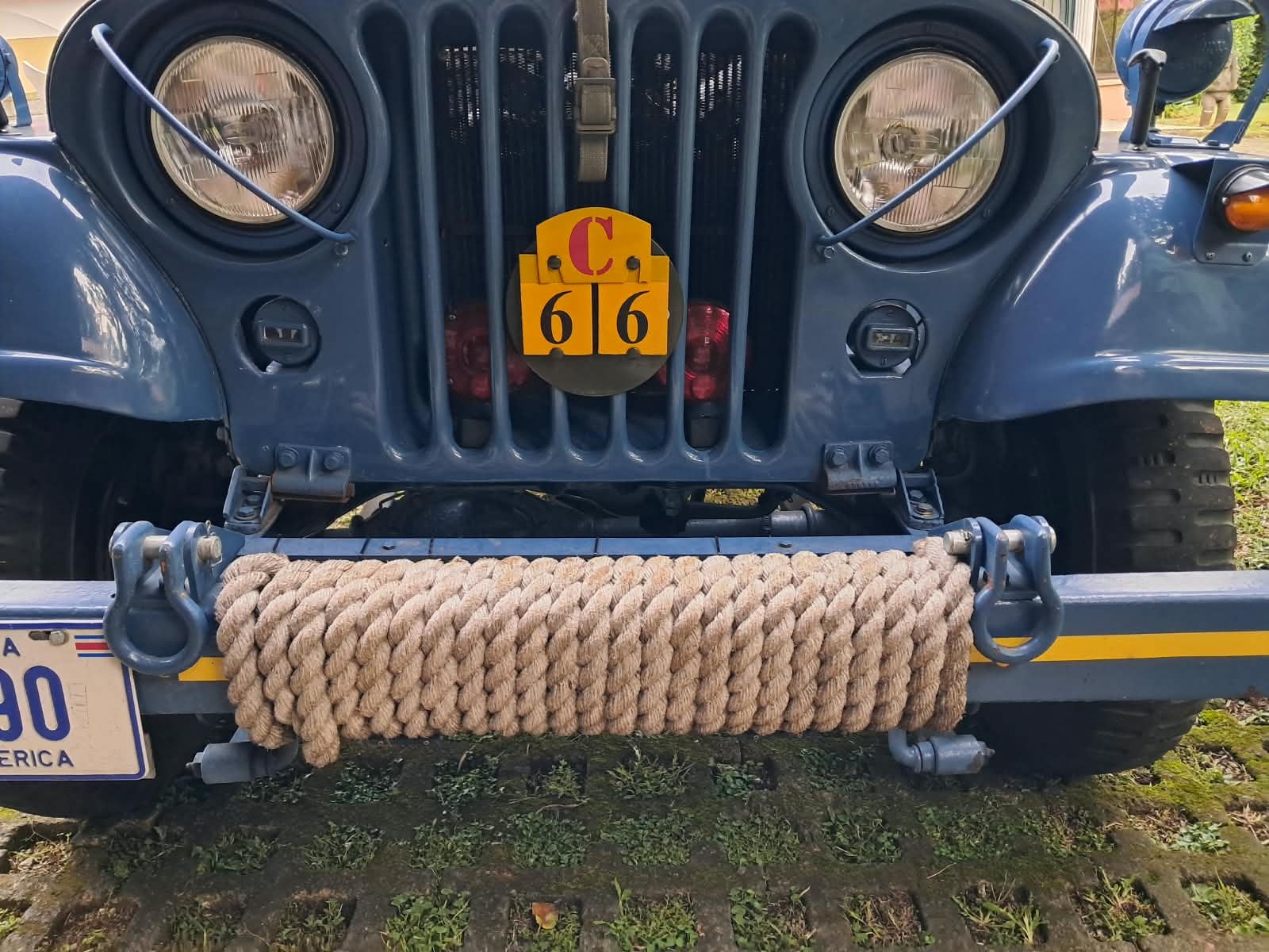 Jeep Willys del año 68.