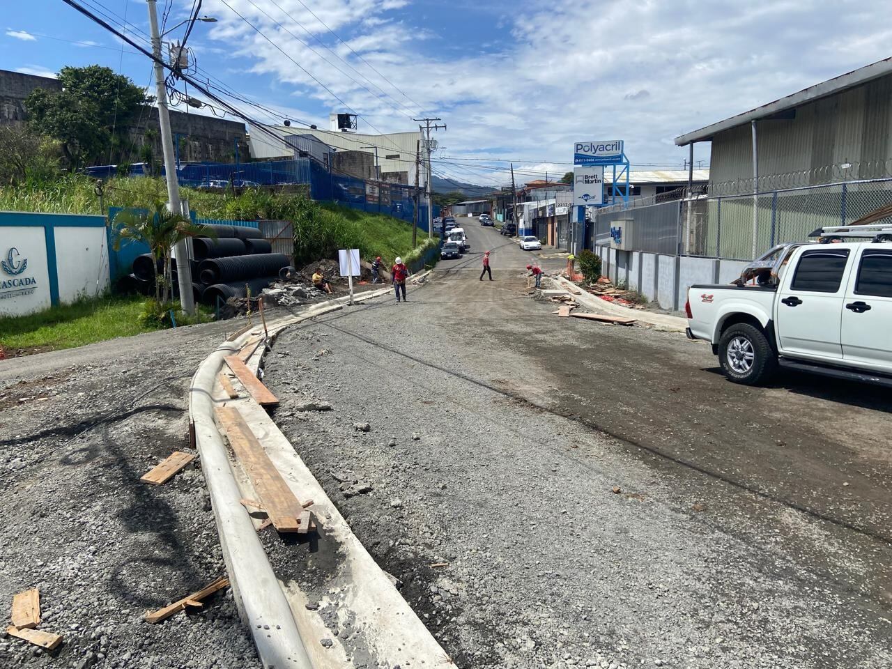 El Motel de Paso Cascada lucha porque el amor y la pasión no cierren sus puertas ante arreglos en la calle y tuberías que está realizando la municipalidad de San José, Acueductos y Alcantarillados y el Ministerio de Obras Públicas y Transportes