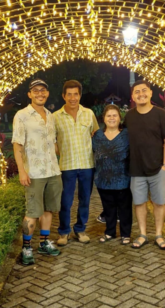 Doña Rosibel López Mendoza y don José Antonio Campos Palacios, pareja que falleció en accidente de tránsito en Río Frío. Foto cortesía Jorge Campos.