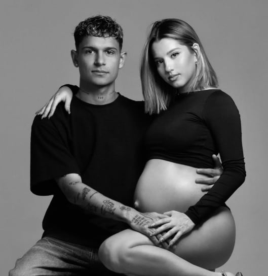 Cantante nacional Kavvo y su pareja.