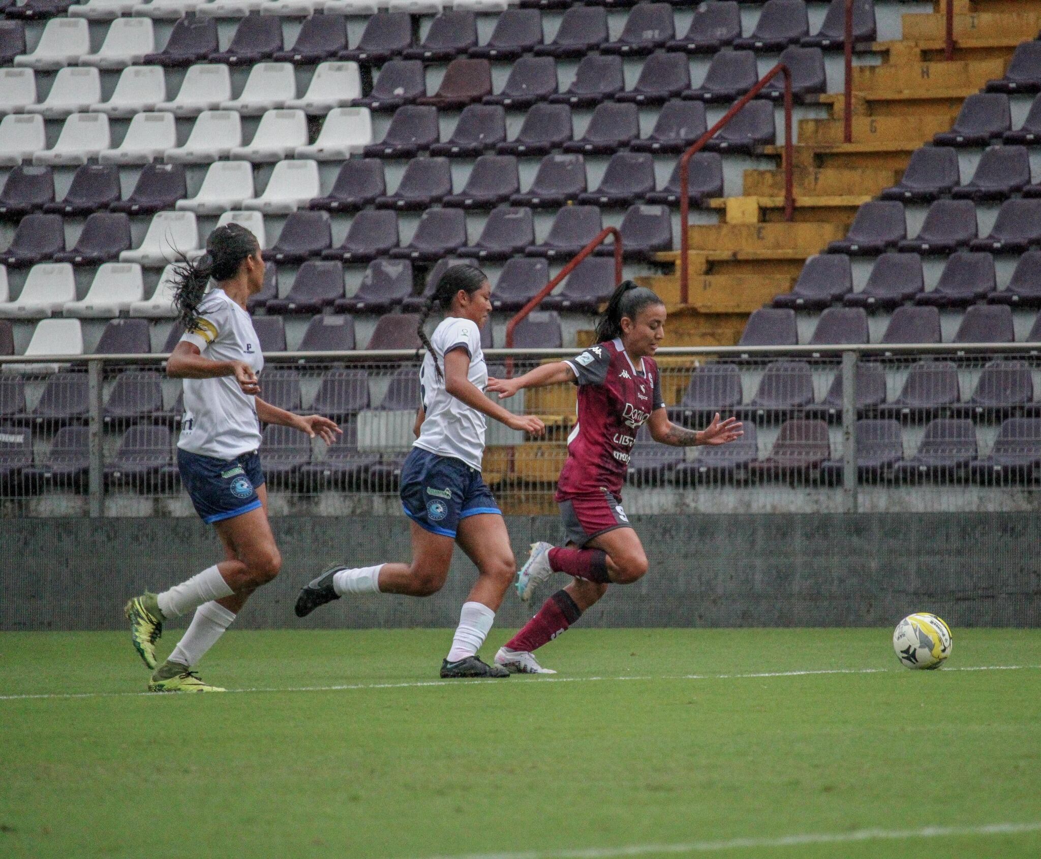 Saprissa vs Tsunami Azul, fútbol femenino, estadio Ricardo Saprissa