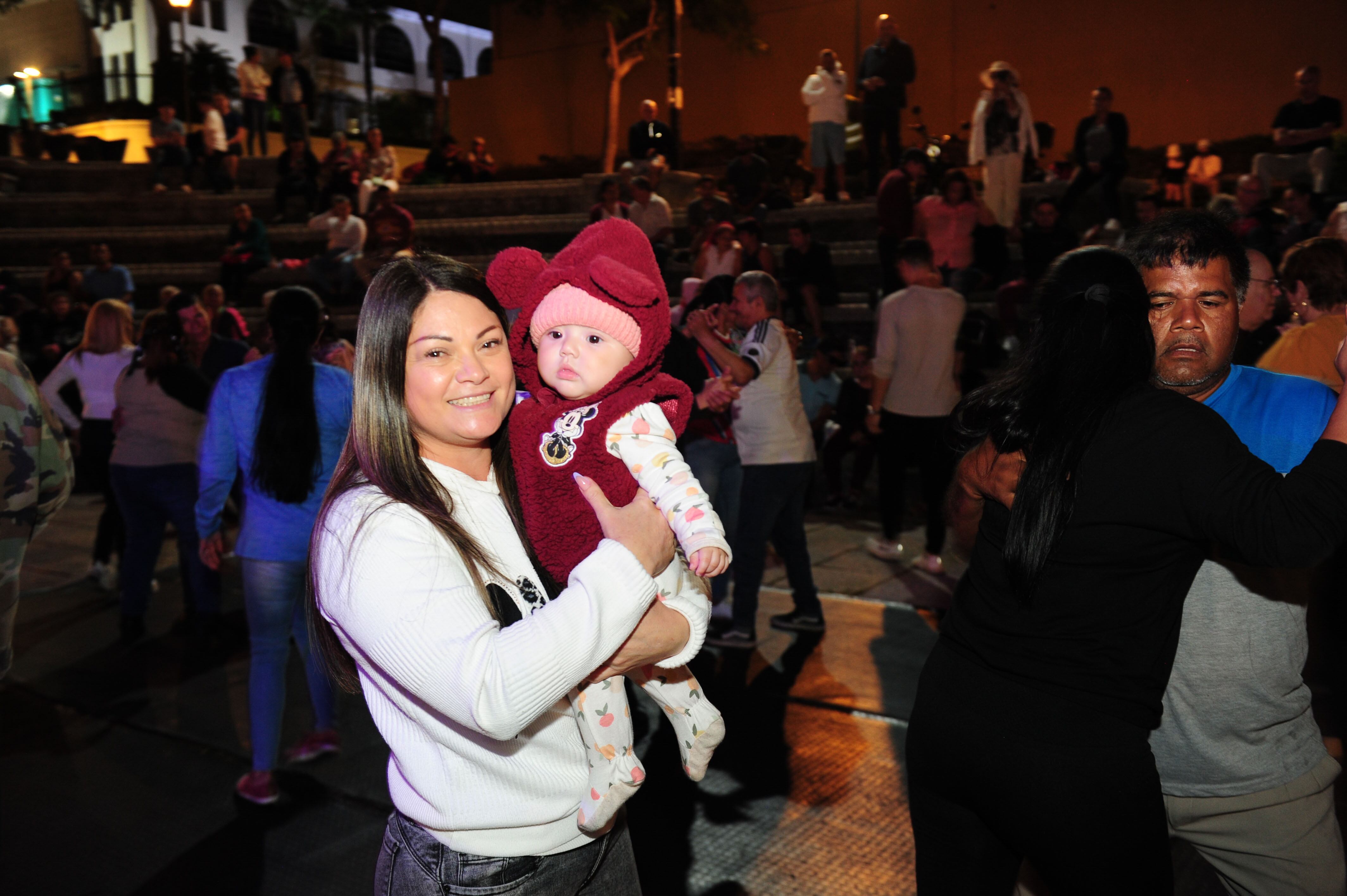 Plaza de la Democracia, bailes