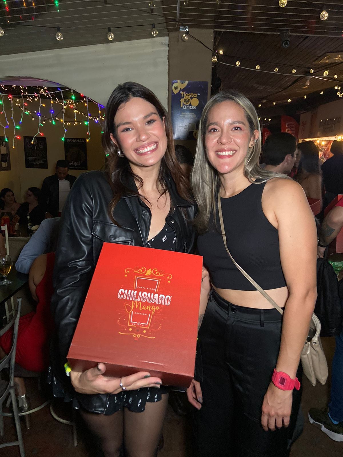 El pasado 5 de diciembre conocimos el hermanillo menor del Chiliguaro, el Chiliguaro Mango que ya se puede conseguir en diferentes partes del país. Una vez más son Mauricio Azofeifa y Luis Pablo Araya los creadores del Chiliguaro Mango, así como lo son del original Chiliguaro.