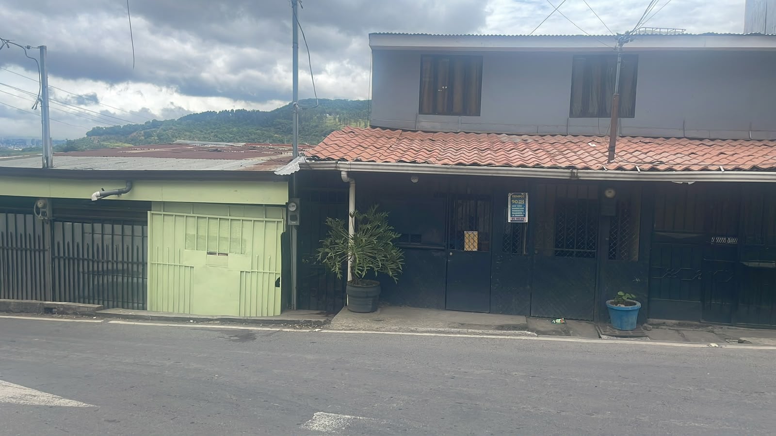 La joven embarazada fue asesinada mientras despedía a los invitados de su revelación de sexo