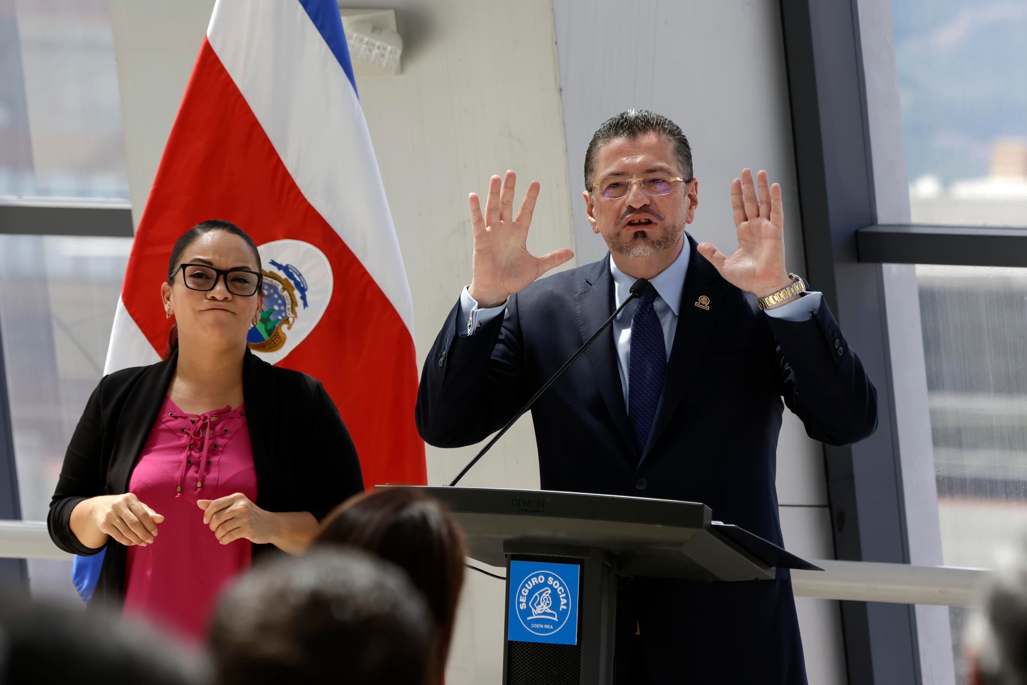 07/11/2023. Estadio Nacional, Parque Metropolitano La Sabana. Hora: 10:00 a.m. Autoridades de Salud presentaron este martes la "Ruta de la Salud", plan que tiene como objetivo primordial atender el problema de las listas de espera en la Caja Costarricense de Seguro Soicial (CCSS). En la foto, el presidente Rodrigo Chaves. Fotos: Mayela López