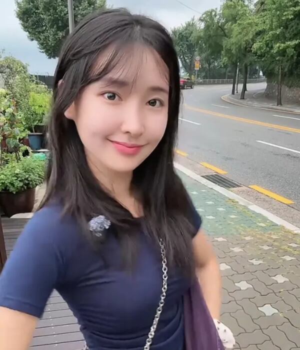 La muerte de la influencer surcoreana Yoon Ji-ah, hallada sin vida en una montaña, conmocionó a Corea del Sur. Un seguidor de 50 años fue detenido tras confesar su participación.