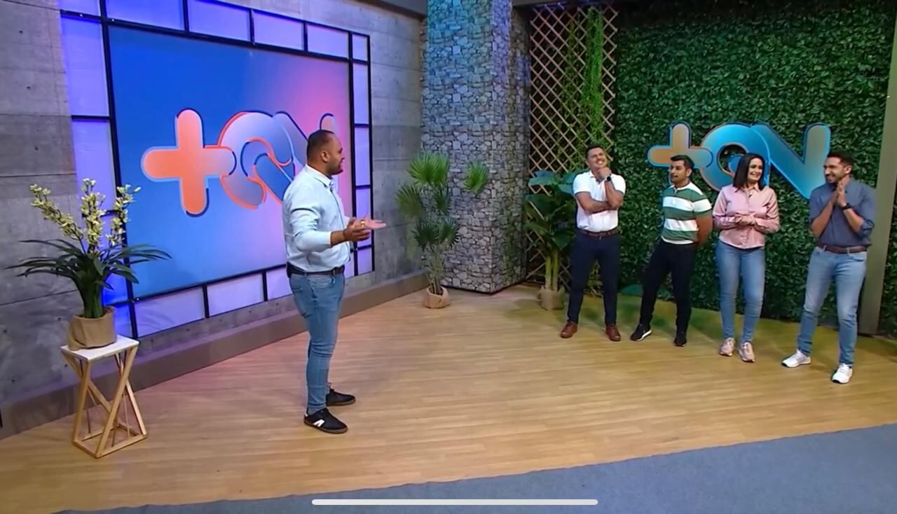 Más que noticias de canal 7 estrena nuevo presentador.