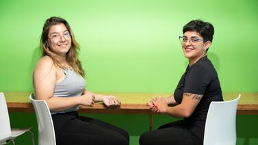 Se buscan mujeres que quieran beca para estudiar carreras en tecnología