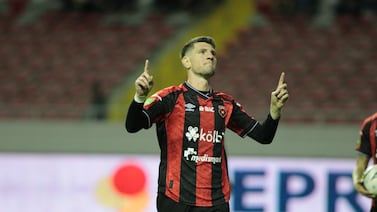 Alberto Toril mostró cómo va recuperación de su lesión y cuando podría volver a las canchas con Alajuelense