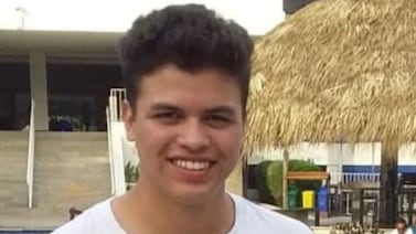 Horas de agonía terminaron en tragedia: motociclista de 20 años murió tras choque contra camión en Cartago