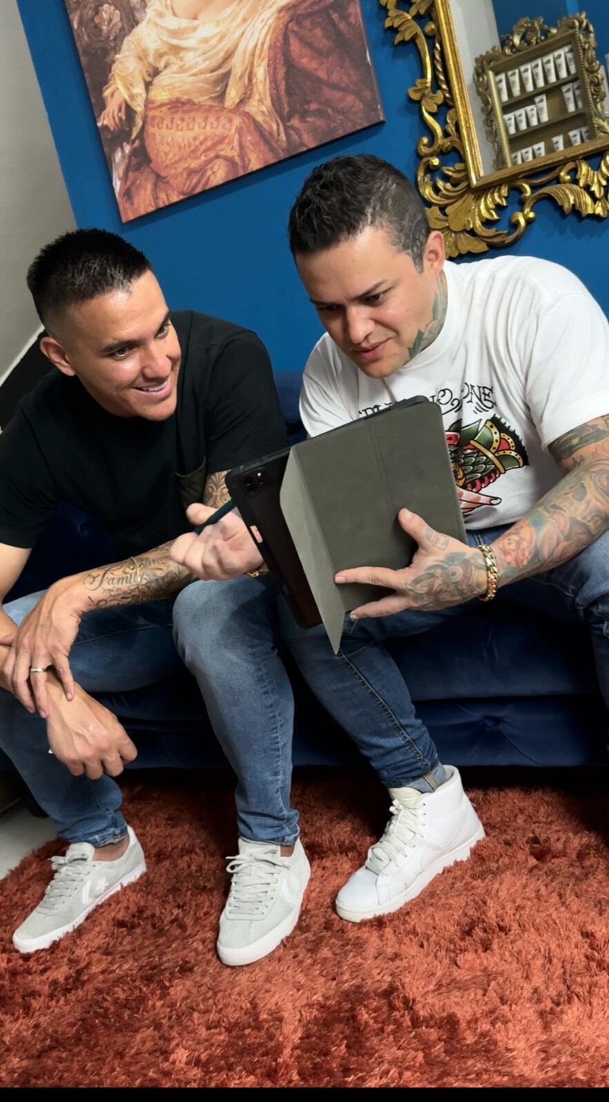 David Guzmán se tatúa las copas ganadas con Saprissa