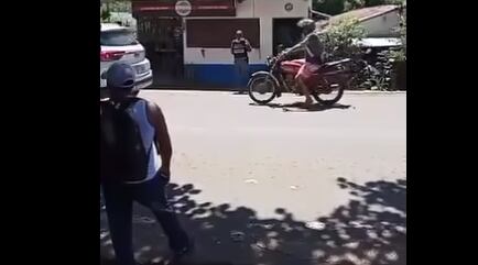 Mujer asesinada en tiroteo en soda