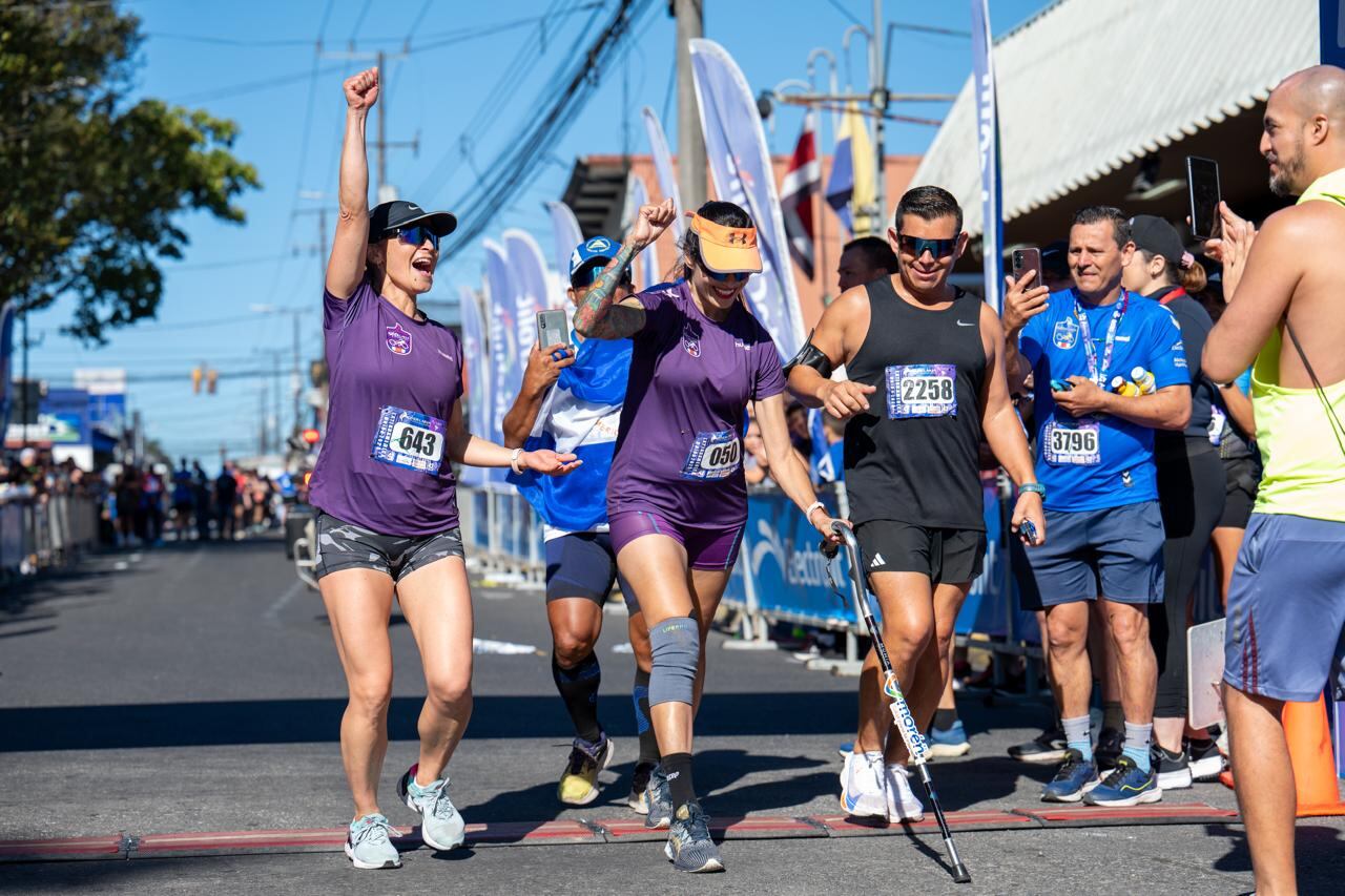 Alejandra Villalta Roldán fue la última paraatleta que ingresó a la meta en la carrera La Candelaria del pasado domingo 9 de febrero, sin embargo, se ganó la medalla de oro al esfuerzo, la perseverancia, el amor al deporte y la inspiración