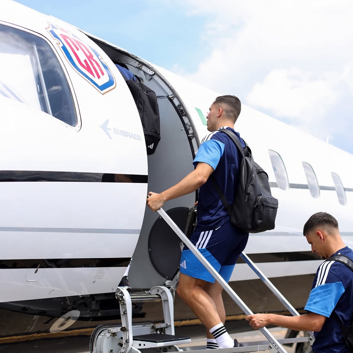 La Selección de Costa Rica salió este sábado rumbo a Kingston, Jamaica.