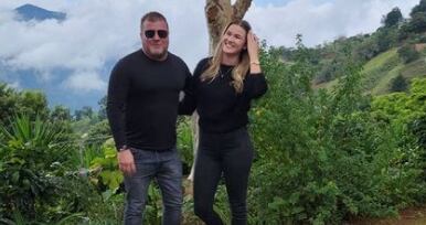 Doctor Rodrigo Marín y la exmodelo Rebeca Bonilla.