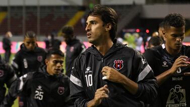 Bryan Ruiz no quiso usar medalla de subcampeón de la Liga Concacaf