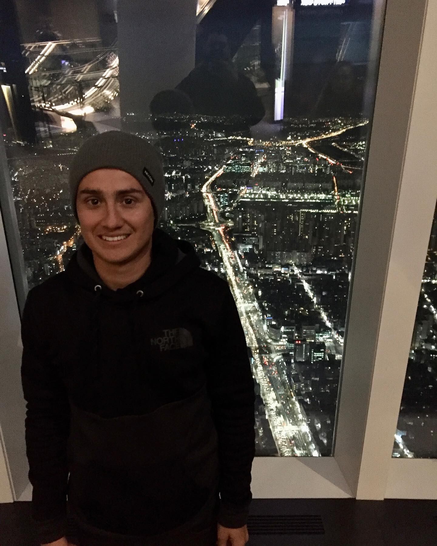 Juan Pablo Quirós es un verdadero milagro, pues el accidente que sufrió tenía todo para ser mortal. Foto Facebook.