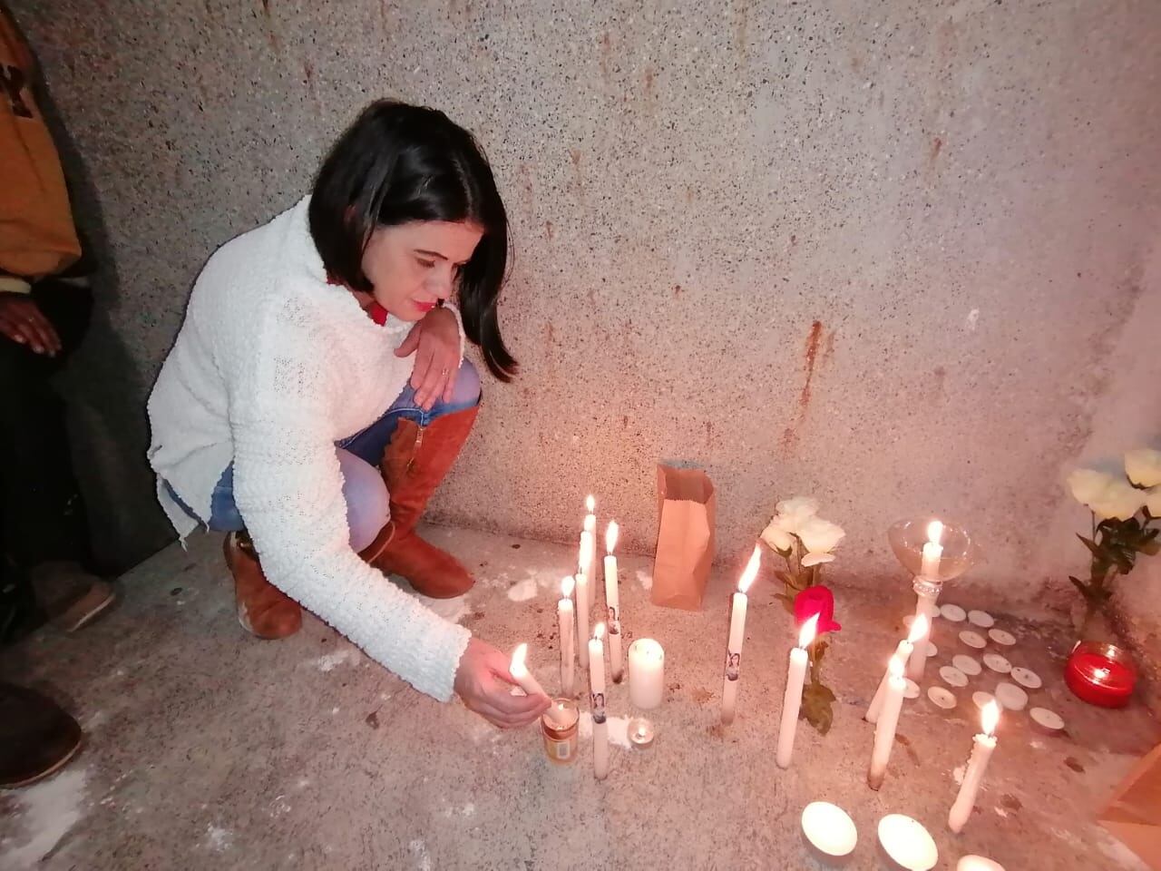 Vigilia en Cartago por Alisson Bonilla, joven que desapareció en Ujarrás. Foto Keyna Calderón.