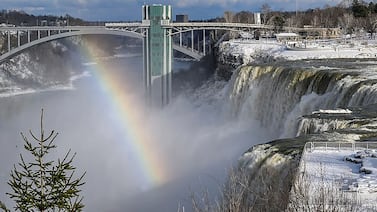 Las Cataratas del Niágara se tiñeron de los colores de Costa Rica por la Independencia