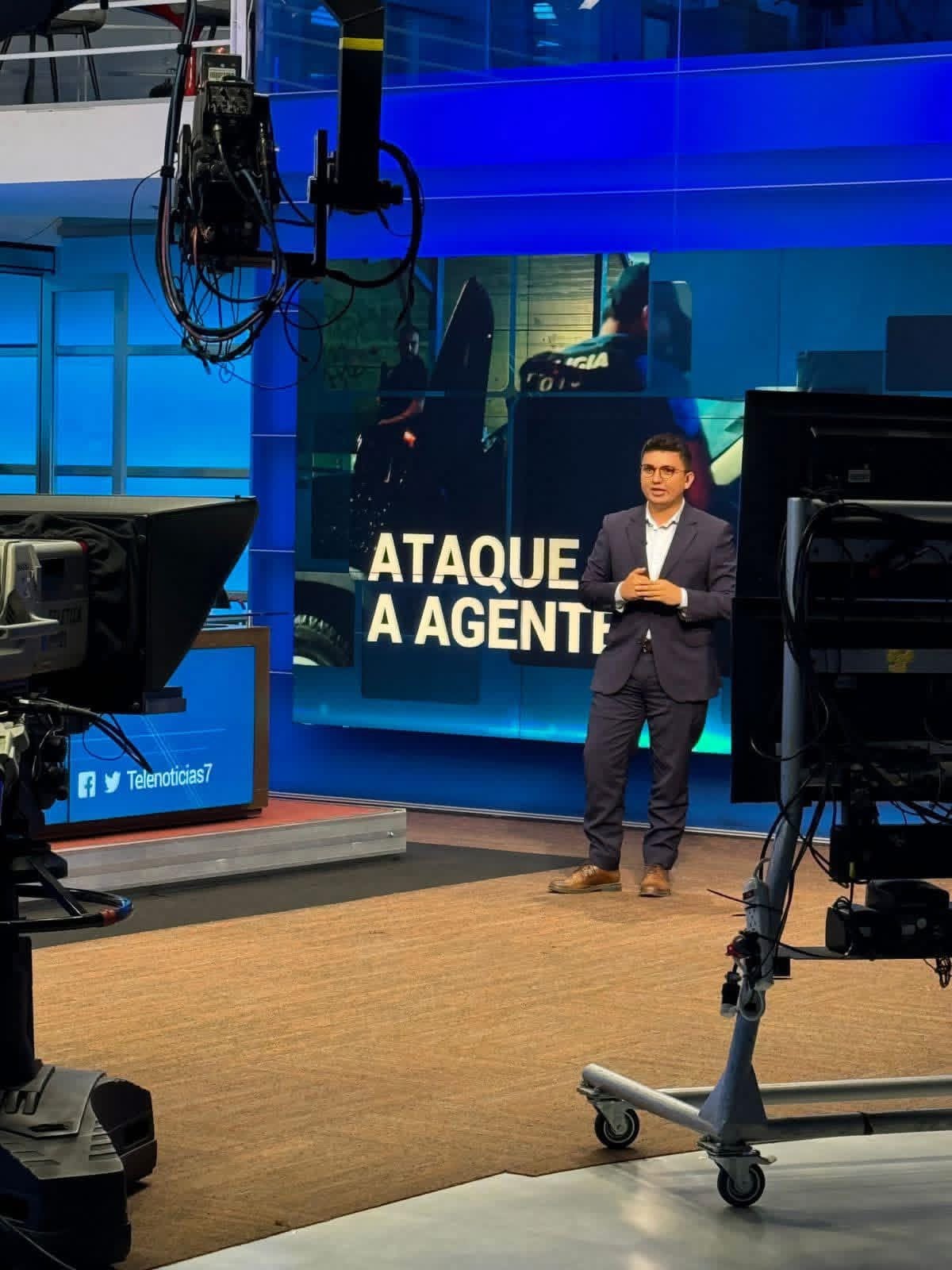 Jason Ureña, periodista de Telenoticias.